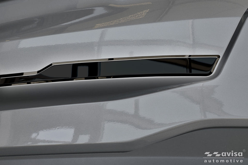 Bakluckelist Kia Sorento IV facelift 2020+ – Spegelblank svart (2/51137) | AVISA - Carlevel AB - Bakluckelist
