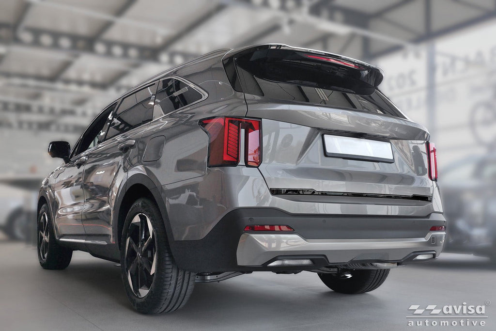 Bakluckelist Kia Sorento IV facelift 2020+ – Spegelblank svart (2/51137) | AVISA - Carlevel AB - Bakluckelist