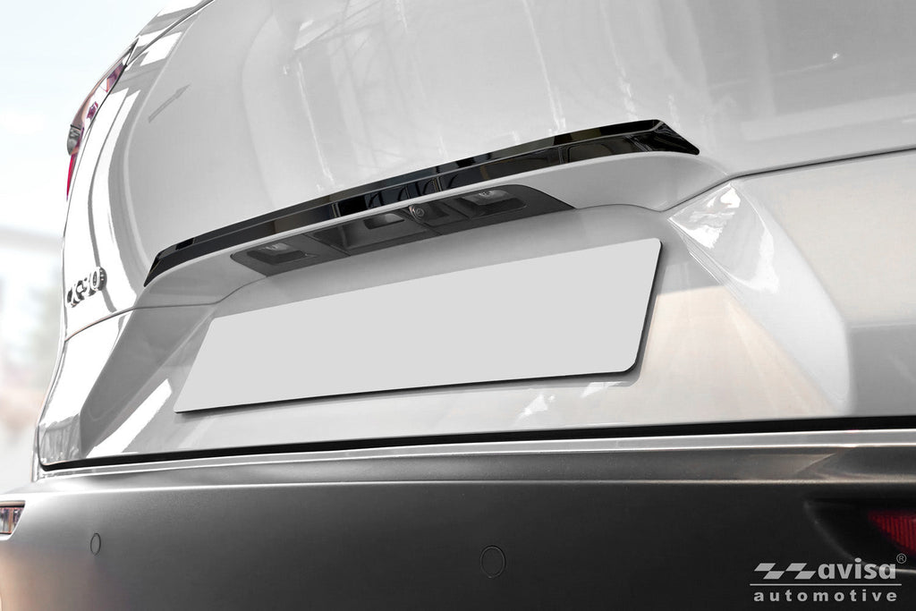 Bakluckelist Mazda CX-30 2019+ – Spegelblank svart | AVISA - Carlevel AB - Bakluckelist