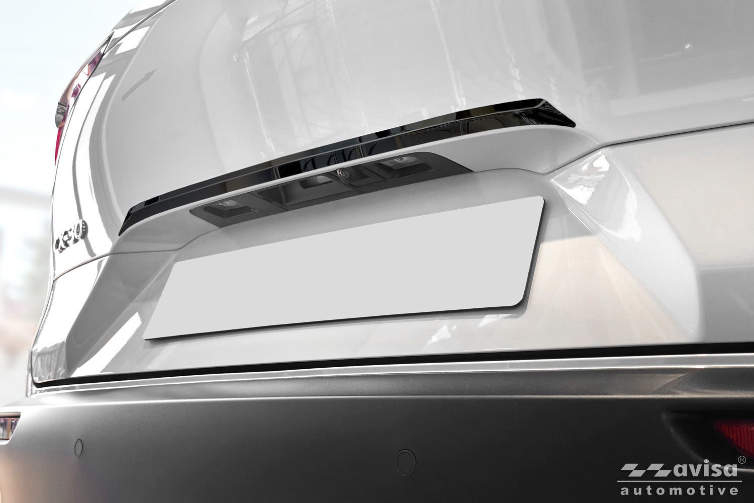 Bakluckelist Mazda CX-30 2019+ – Spegelblank svart | AVISA - Carlevel AB - Bakluckelist