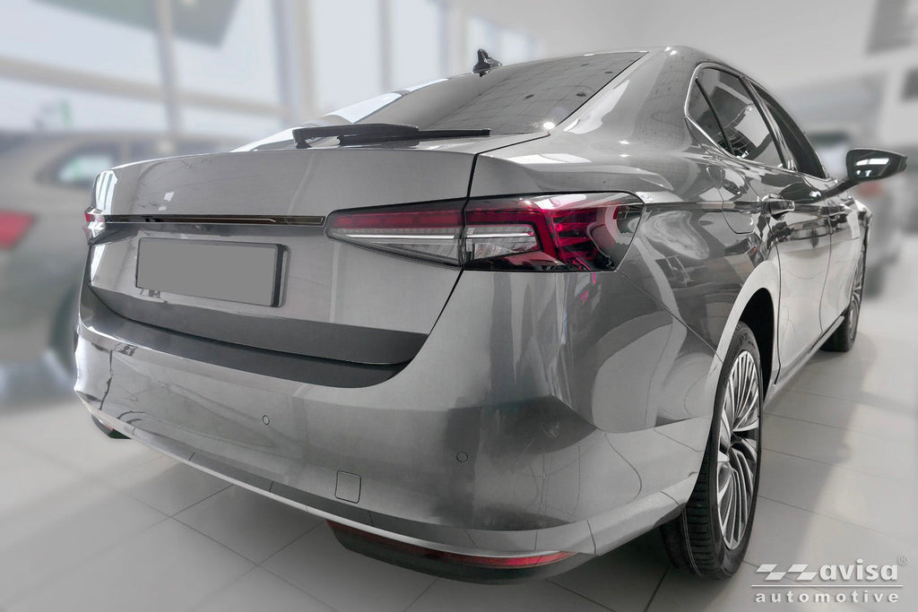 Bakluckelist Skoda Superb IV liftback 2023+ – Spegelblank svart | AVISA - Carlevel AB - Bakluckelist