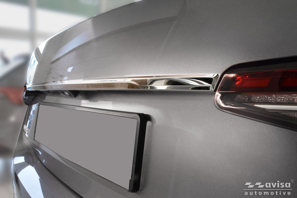 Bakluckelist Skoda Superb IV liftback 2023+ – Spegelpolerat silver | AVISA - Carlevel AB - Bakluckelist