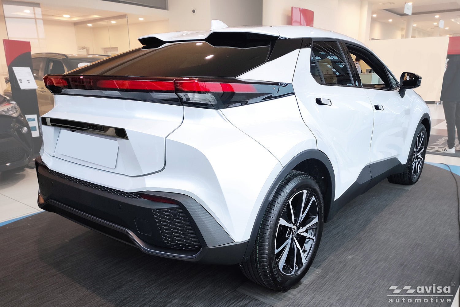 Bakluckelist Toyota C-Hr II (X20) 2023+ – Spegelblank svart | AVISA - Carlevel AB - Bakluckelist