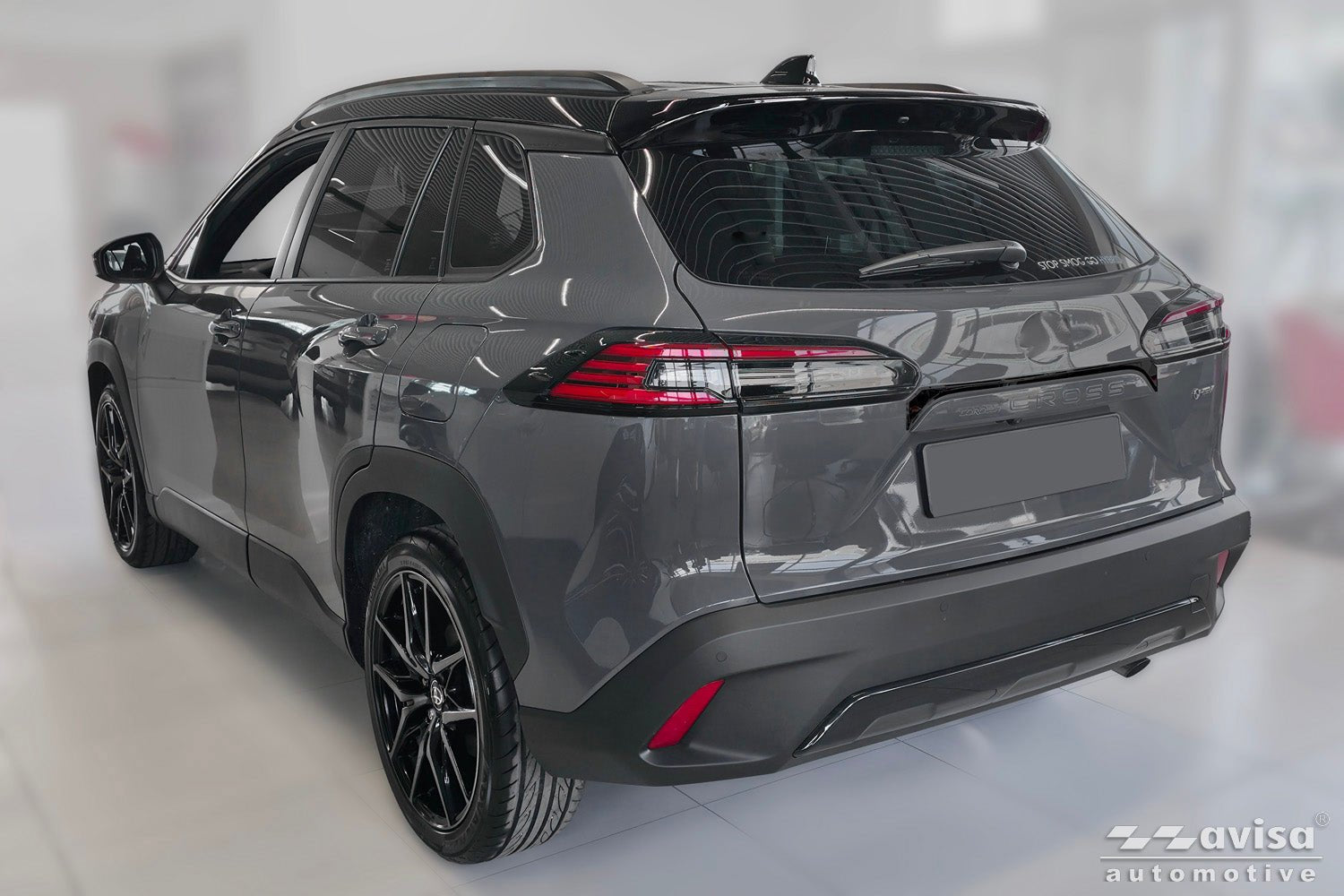 Bakluckelist Toyota Corolla Cross (XG1TJ) 2022–2025, facelift 2025+ – Spegelblank svart | AVISA - Carlevel AB - Bakluckelist