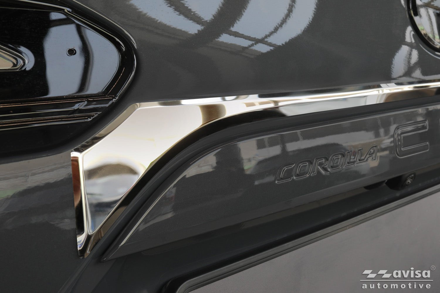 Bakluckelist Toyota Corolla Cross (XG1TJ) 2022–2025, facelift 2025+ – Spegelpolerat silver | AVISA - Carlevel AB - Bakluckelist