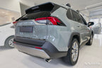 Bakluckelist Toyota RAV4 V generation/ Hybrid 2018+ ( fits version PHEV GR ) – Spegelblank svart | AVISA - Carlevel AB - Bakluckelist