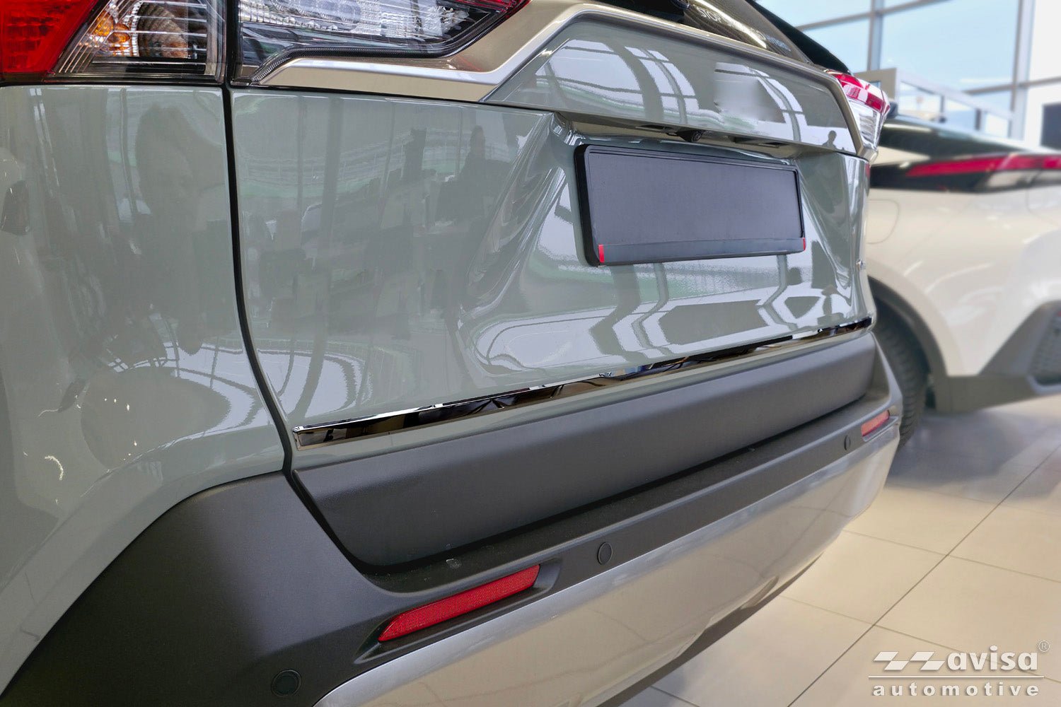Bakluckelist Toyota RAV4 V generation/ Hybrid 2018+ ( fits version PHEV GR ) – Spegelblank svart | AVISA - Carlevel AB - Bakluckelist