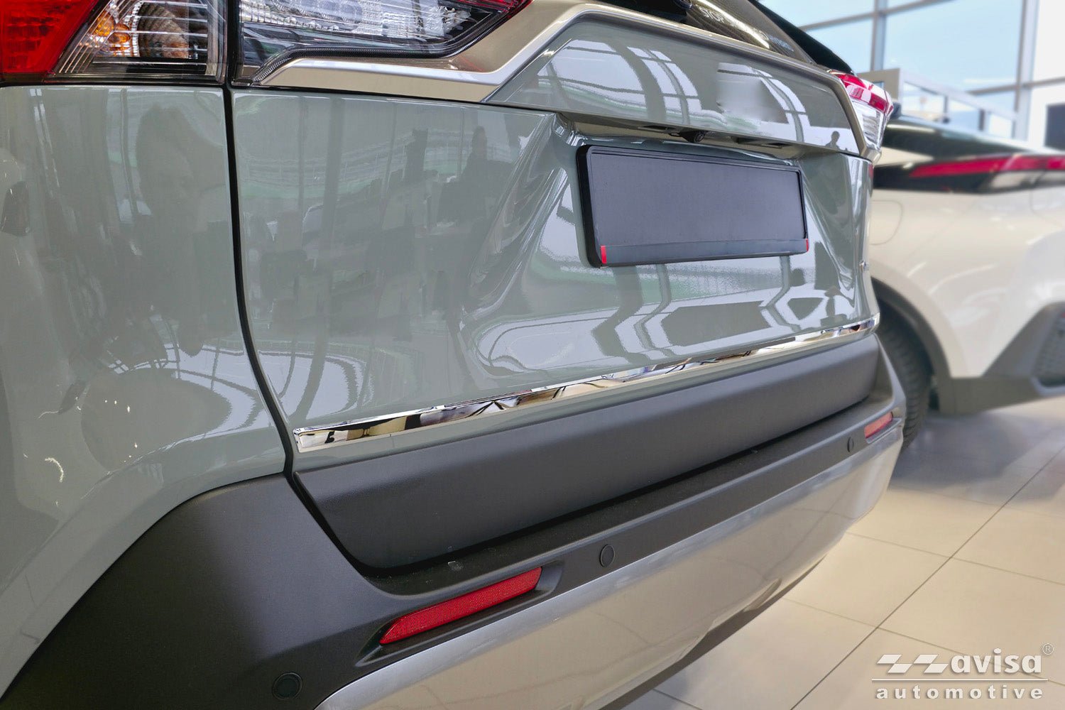 Bakluckelist Toyota RAV4 V generation/ Hybrid 2018+ ( fits version PHEV GR ) – Spegelpolerat silver | AVISA - Carlevel AB - Bakluckelist