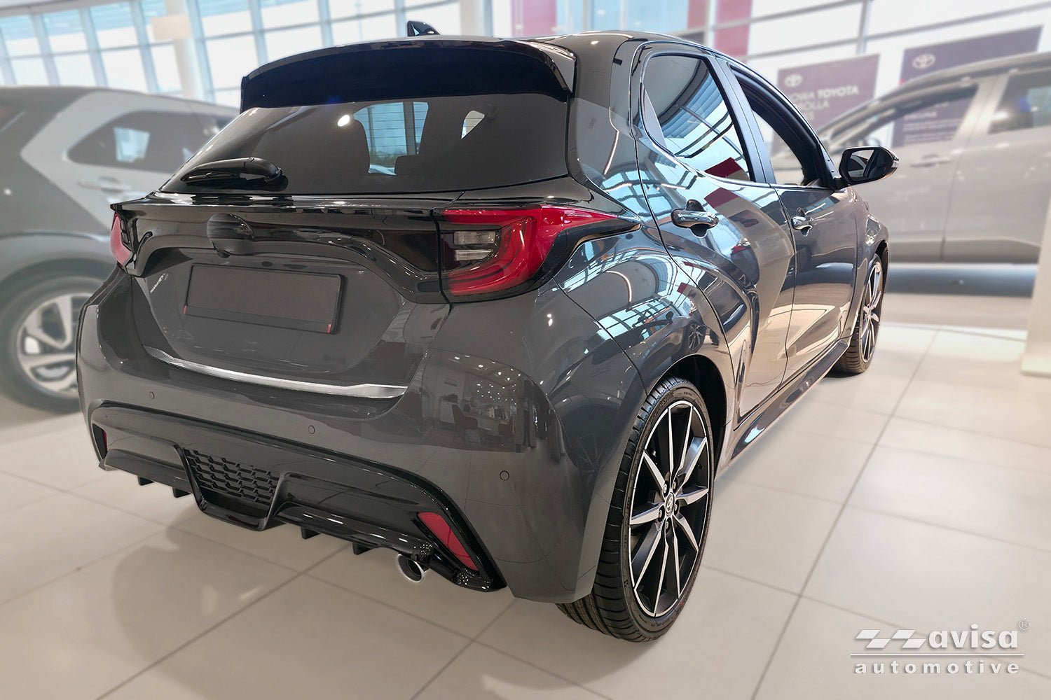 Bakluckelist Toyota Yaris IV halvkombi 5-dörrars/ Hybrid/ GR 2020–2024 facelift 2024+ – Silver satin | AVISA - Carlevel AB - Bakluckelist