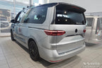 Bakluckelist Volkswagen Multivan T7 2021+ – Spegelblank svart | AVISA - Carlevel AB - Bakluckelist