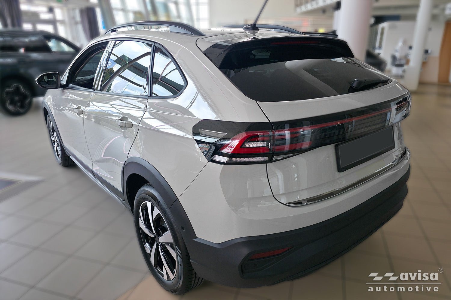 Bakluckelist Volkswagen Taigo 2021+ – Spegelblank svart | AVISA - Carlevel AB - Bakluckelist