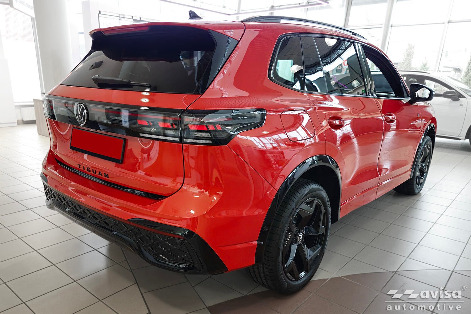 Bakluckelist Volkswagen Tiguan III 2024+ – Spegelblank svart | AVISA - Carlevel AB - Bakluckelist