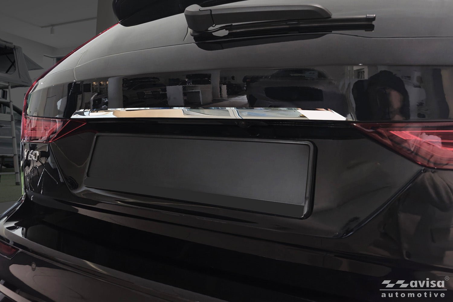 Bakluckelist Volvo V60 II 2018+ – Spegelpolerat silver | AVISA - Carlevel AB - Bakluckelist