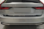 Bakluckelist Volvo V90 Kombi 2016+/ V90 Cross Country 2016+ – Spegelblank svart | AVISA - Carlevel AB - Bakluckelist