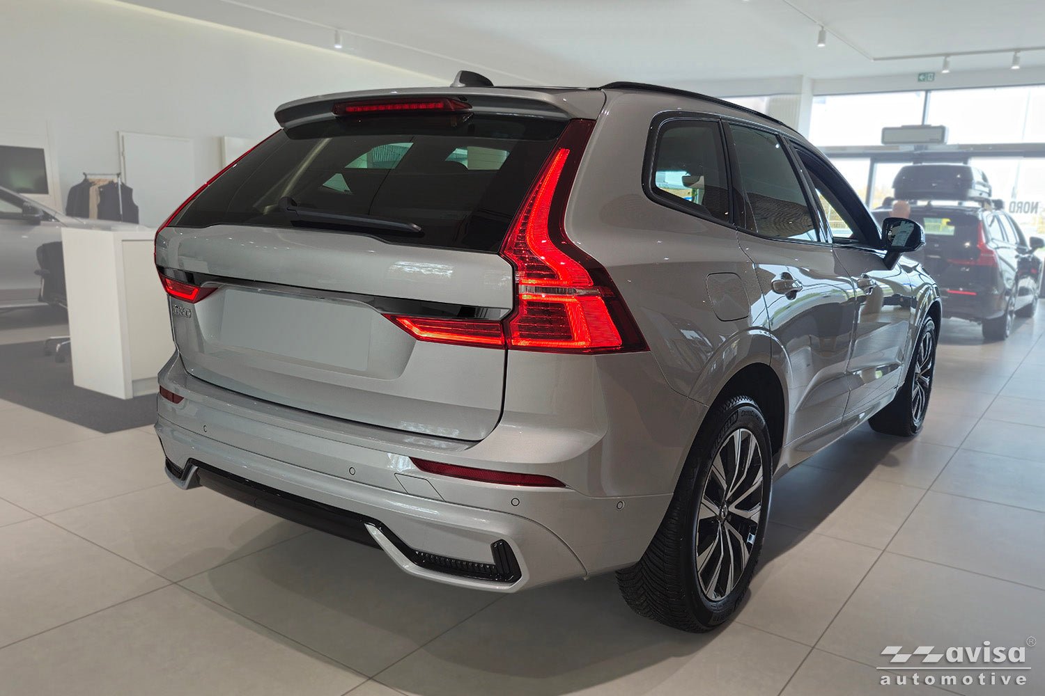 Bakluckelist Volvo XC60 II/ XC60 II R-Design 2017+facelift 2021, facelift 2021+/ Plug-In Hybrid 2019+facelift 2021… – Spegelblank svart | AVISA - Carlevel AB - Bakluckelist