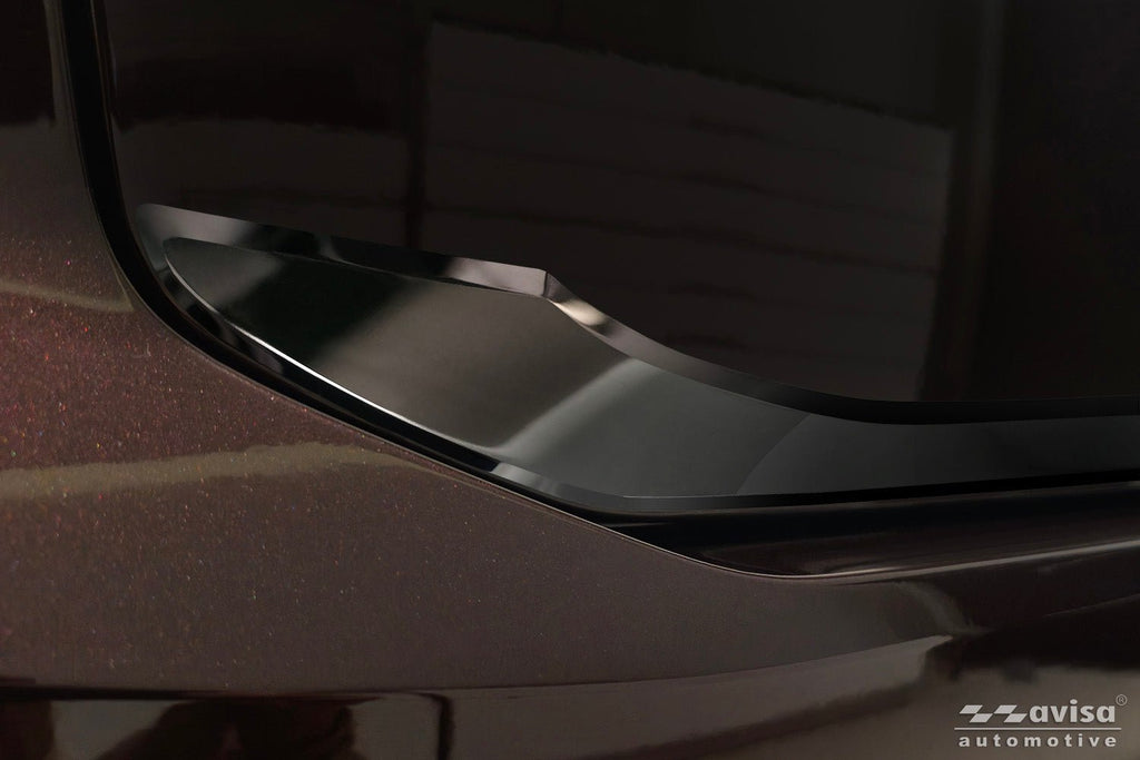 Bakluckelist Volvo XC90 II 2015–2019, facelift 2019–2024, facelift 2024+ – Spegelblank svart | AVISA - Carlevel AB - Bakluckelist