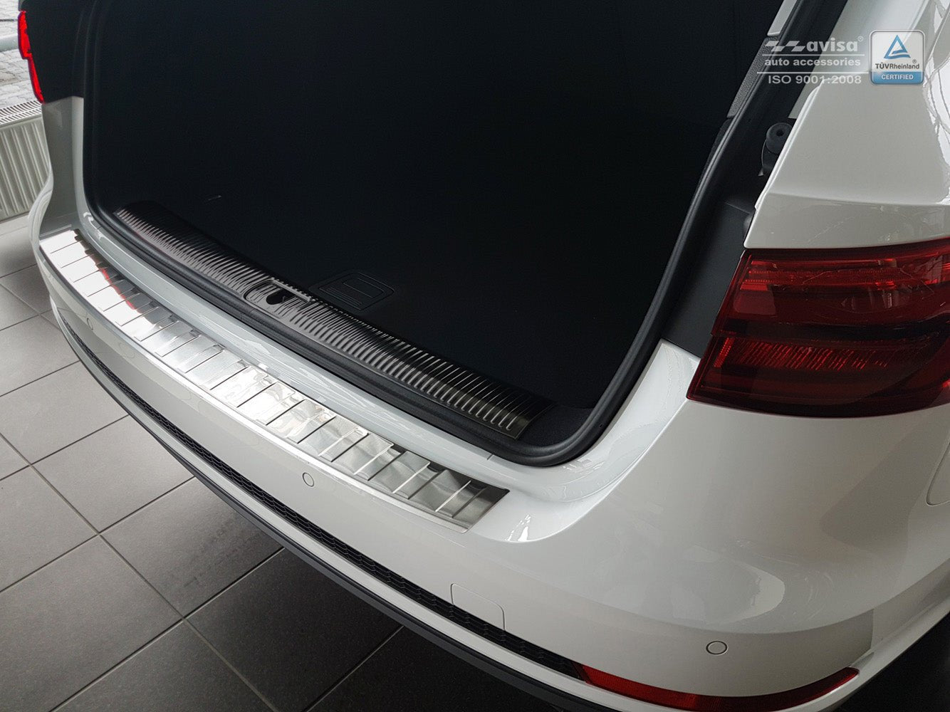 Lastskydd Audi A4 B9 Avant/ S-line 2015–2019, facelift 2019+ / Audi S4 Avant 2015–2019, facelift 2019+ – Silver satin | AVISA - Carlevel AB - Lastskydd