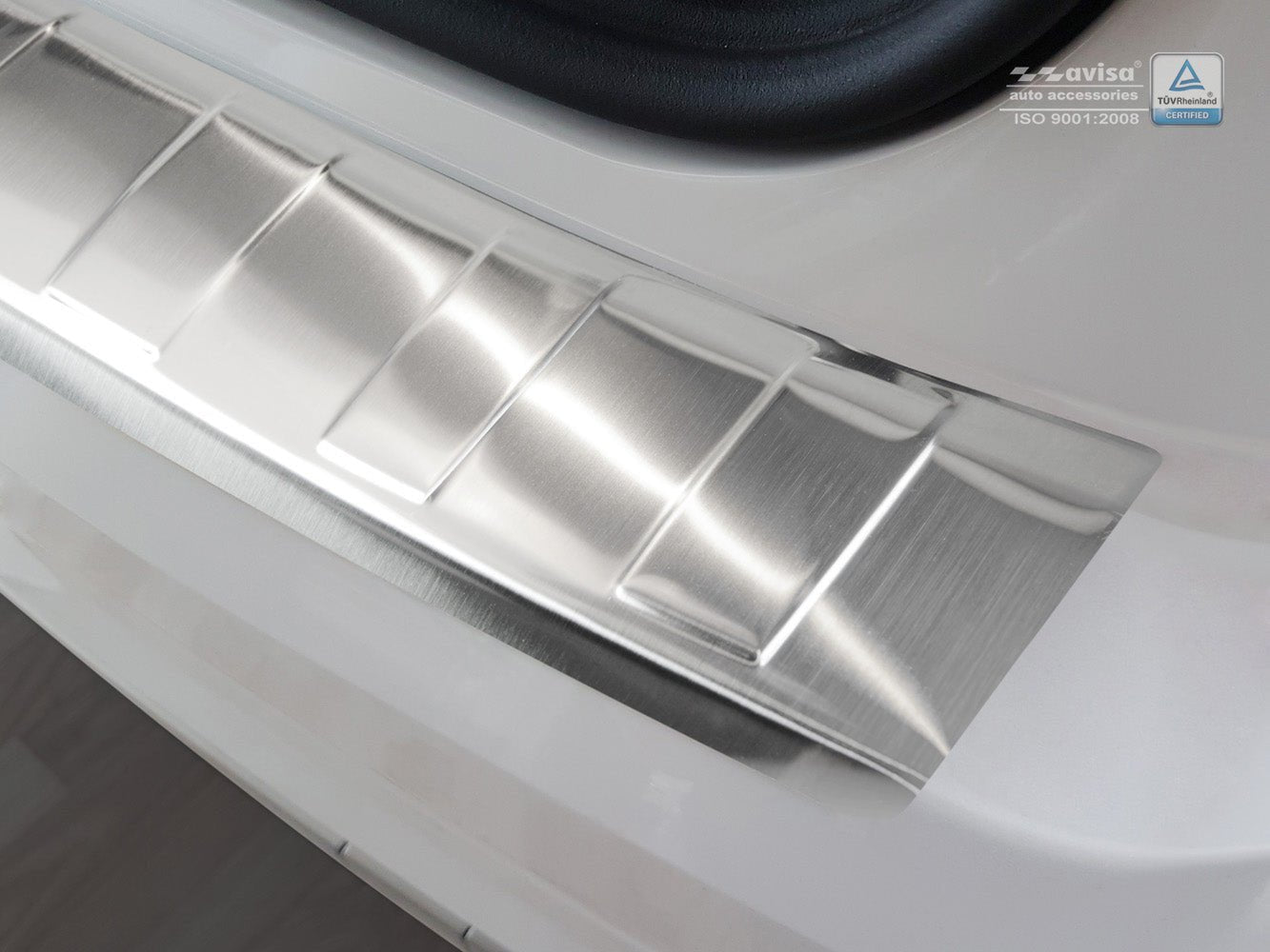 Lastskydd Audi Q2 crossover 2016–2020 – Silver satin | AVISA - Carlevel AB - Lastskydd