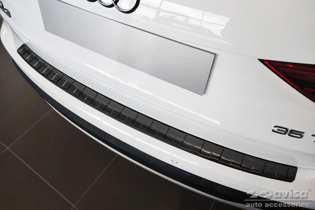 Lastskydd Audi Q3 II crossover 2018+/ S-line 2018+ – Svart | AVISA - Carlevel AB - Lastskydd