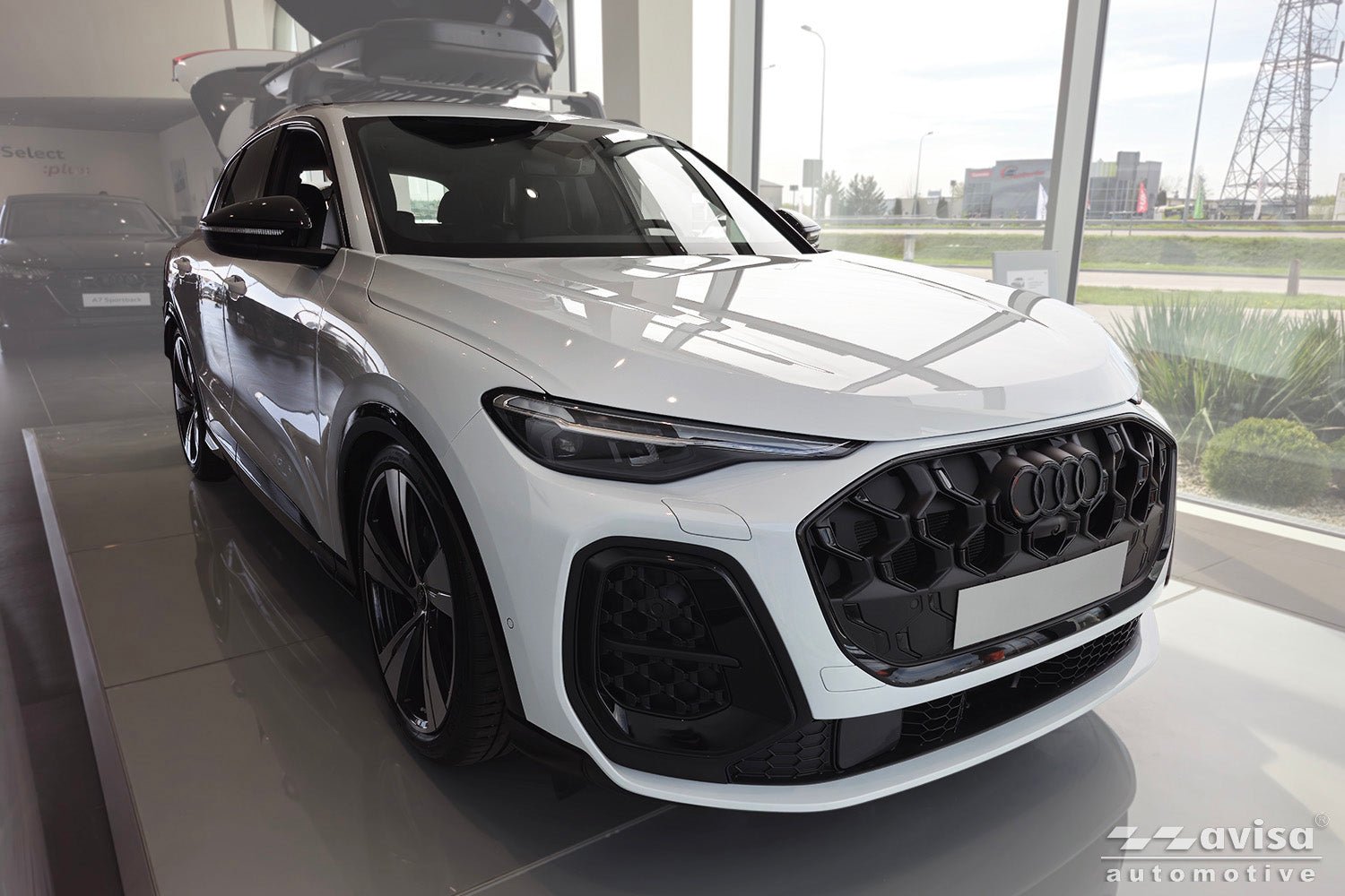 Lastskydd Audi Q5 III 2024+ – Svart | AVISA - Carlevel AB - Lastskydd