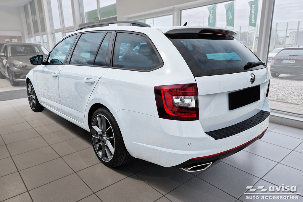 Lastskydd Black Mat Skoda Octavia III Kombi RS version 2013–2016, facelift 2016–2019 – Mattsvart | AVISA - Carlevel AB - Lastskydd