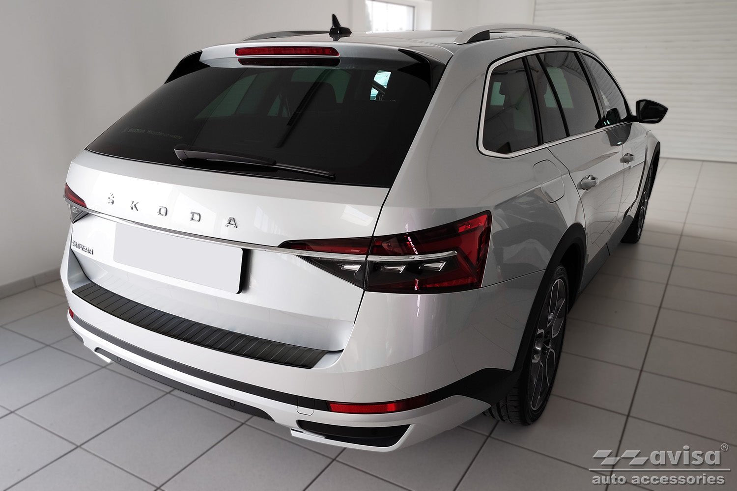 Lastskydd Black Mat Skoda Superb III Kombi 2015–2019, facelift 2019– 2024/ Scout III 2019+ – Mattsvart | AVISA - Carlevel AB - Lastskydd