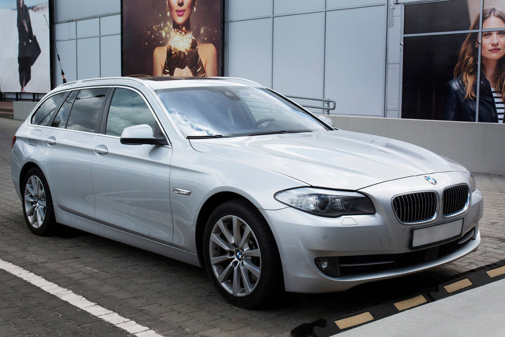 Lastskydd BMW 5 F11 touring 2010–2013, facelift 2013–2017 – Svart | AVISA - Carlevel AB - Lastskydd