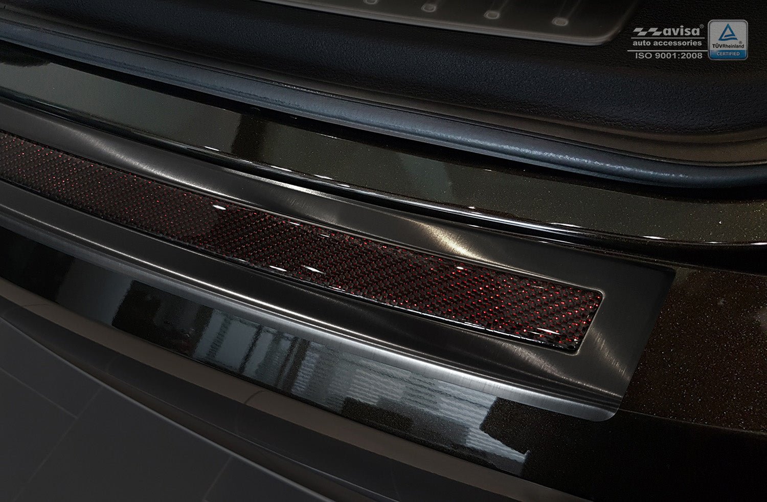 Lastskydd BMW X6 II F16 2014–2020 – Svart steel, Svart -Röd Kolfiber | AVISA - Carlevel AB - Lastskydd