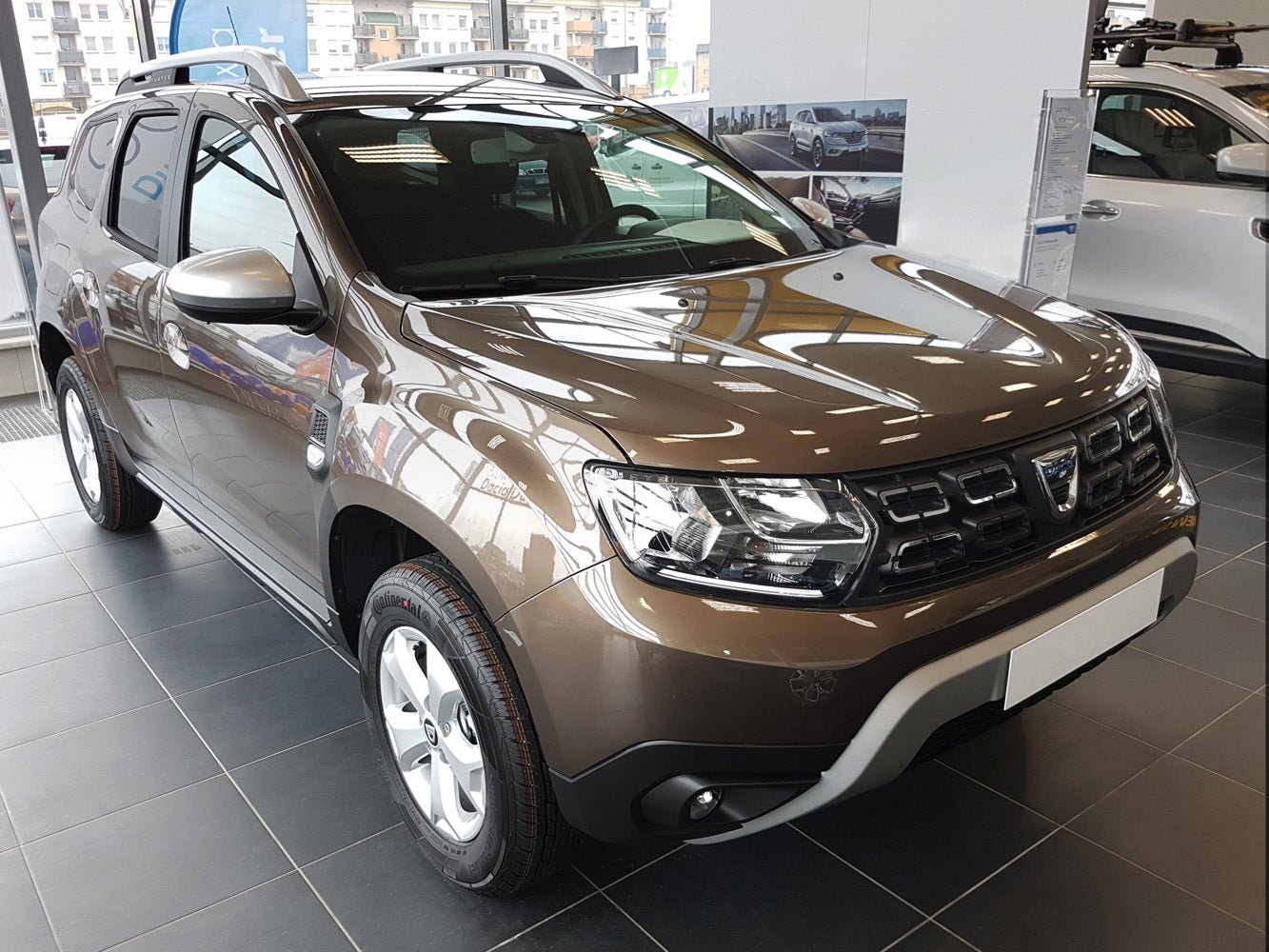 Lastskydd Dacia Duster II 2017–2021, facelift 2021–2024 – Svart | AVISA - Carlevel AB - Lastskydd
