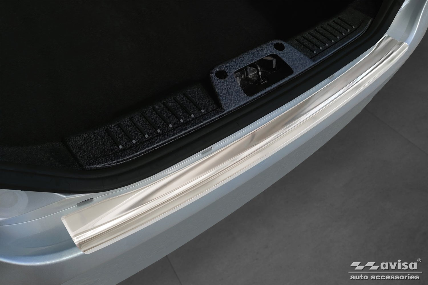Lastskydd Ford Fiesta VII halvkombi 3-dörrars/ 5-dörrars/ van 3-dörrars 2008–2012, facelift 2012–2017 – Silver satin | AVISA - Carlevel AB - Lastskydd