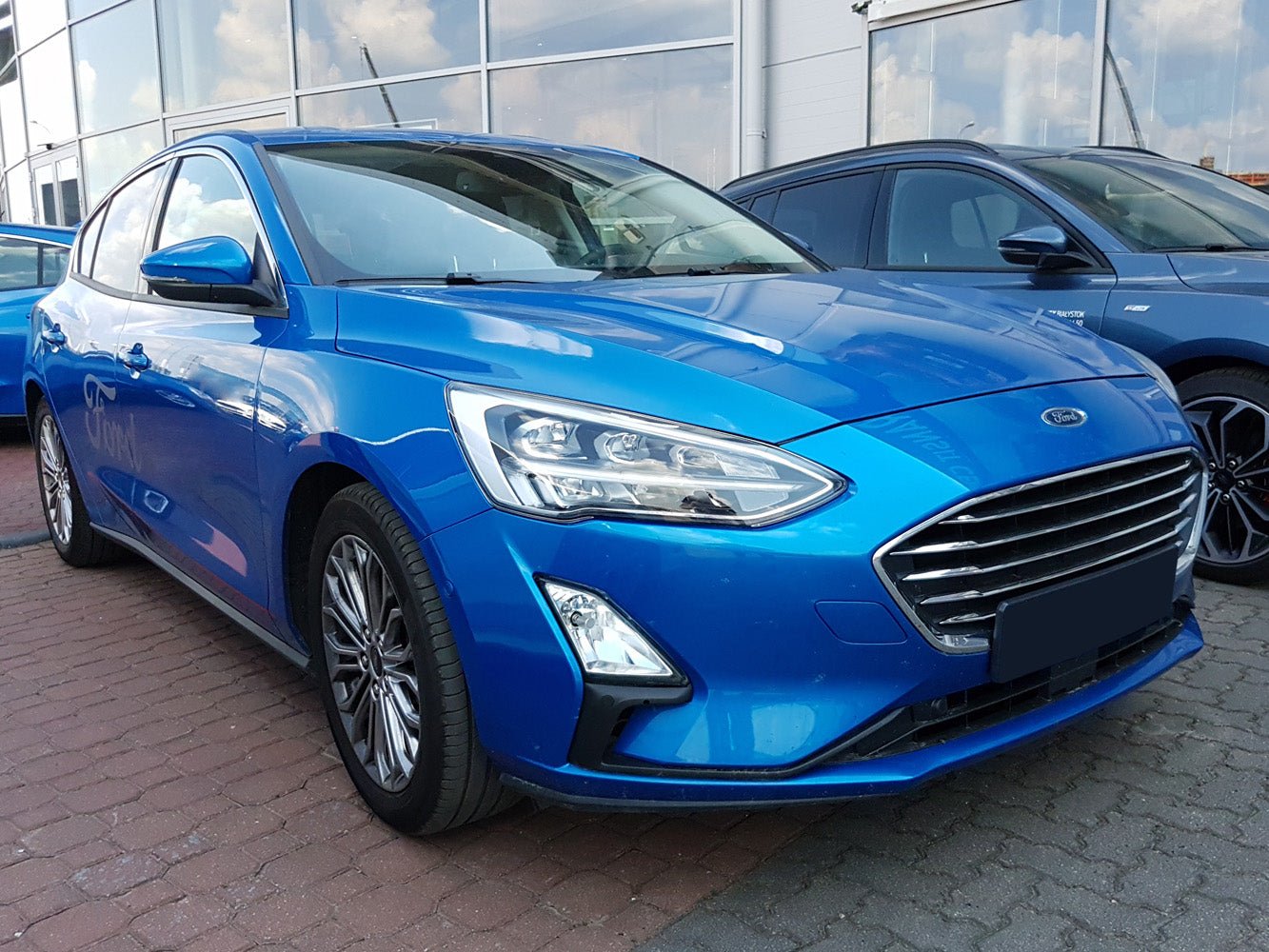 Lastskydd Ford Focus IV halvkombi 5-dörrars/ ST-Line 2018–2021, facelift 2021+ – Silver satin | AVISA - Carlevel AB - Lastskydd