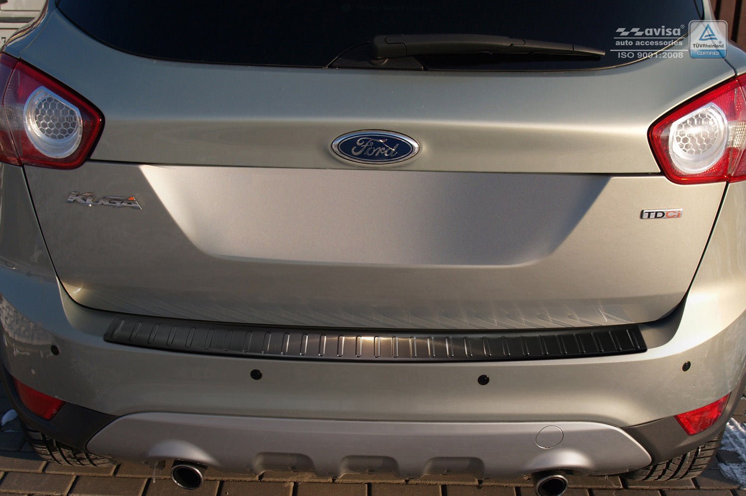 Lastskydd Ford Kuga I 2008–2013 – Svart | AVISA - Carlevel AB - Lastskydd