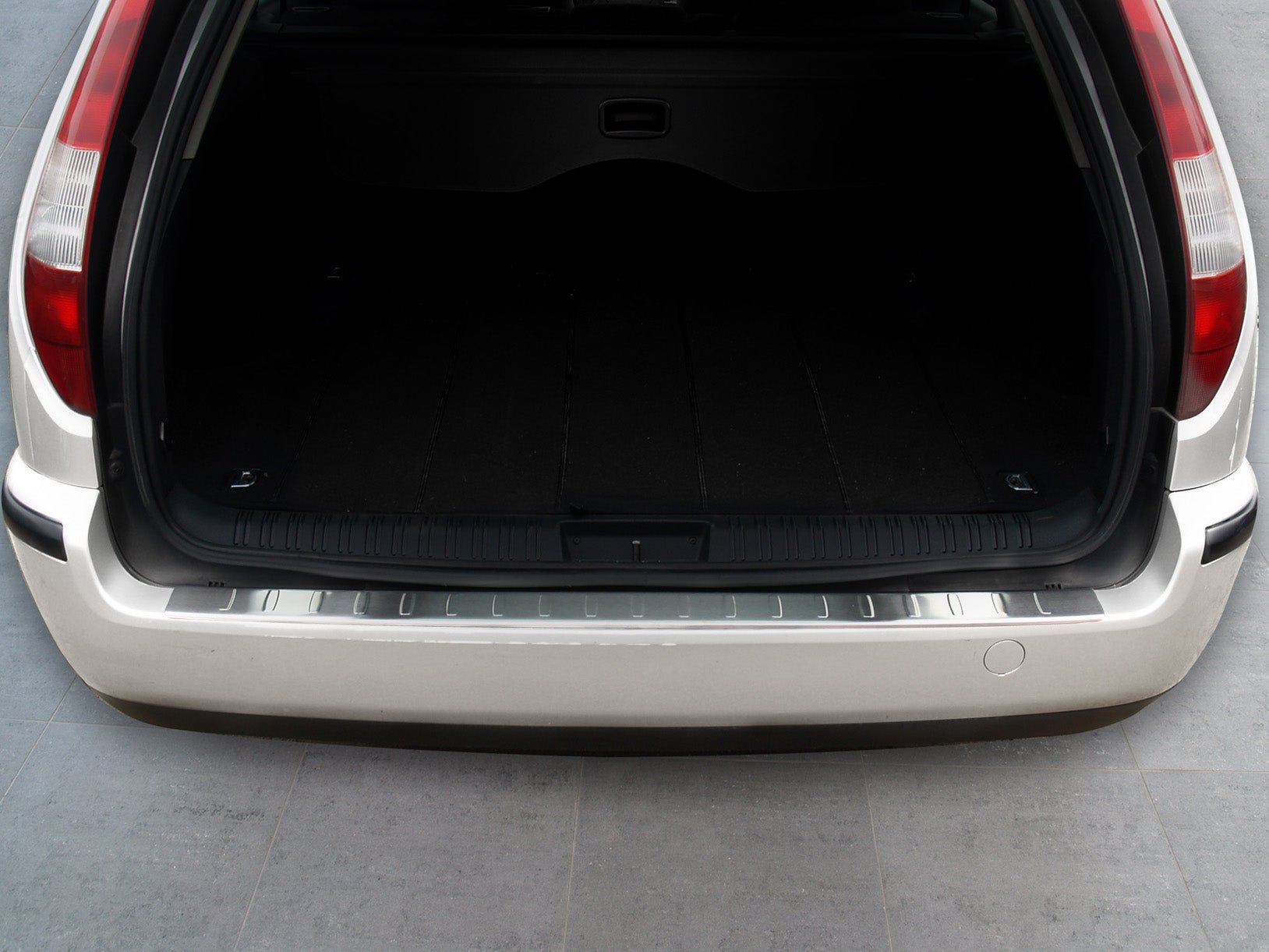 Lastskydd Ford Mondeo III MK3 Kombi 2000–2007 – Silver satin | AVISA - Carlevel AB - Lastskydd