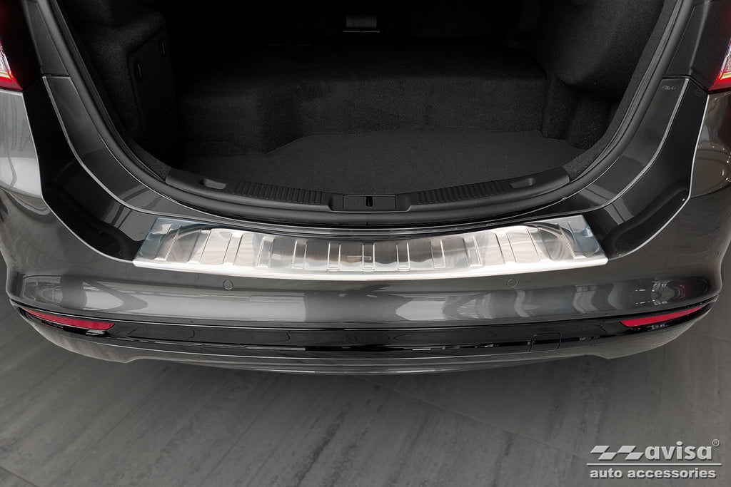 Lastskydd Ford Mondeo MK5 halvkombi 5-dörrars/ sedan 2014–2019, facelift 2019+ – Silver satin | AVISA - Carlevel AB - Lastskydd