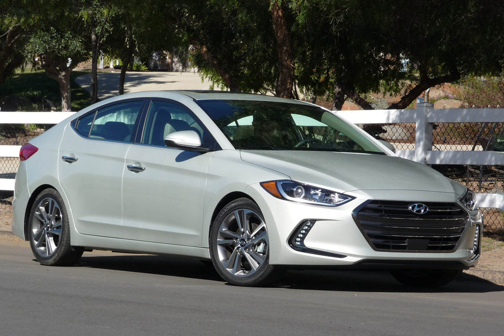 Lastskydd Hyundai Elantra VI sedan 2016–2018 – Svart | AVISA - Carlevel AB - Lastskydd