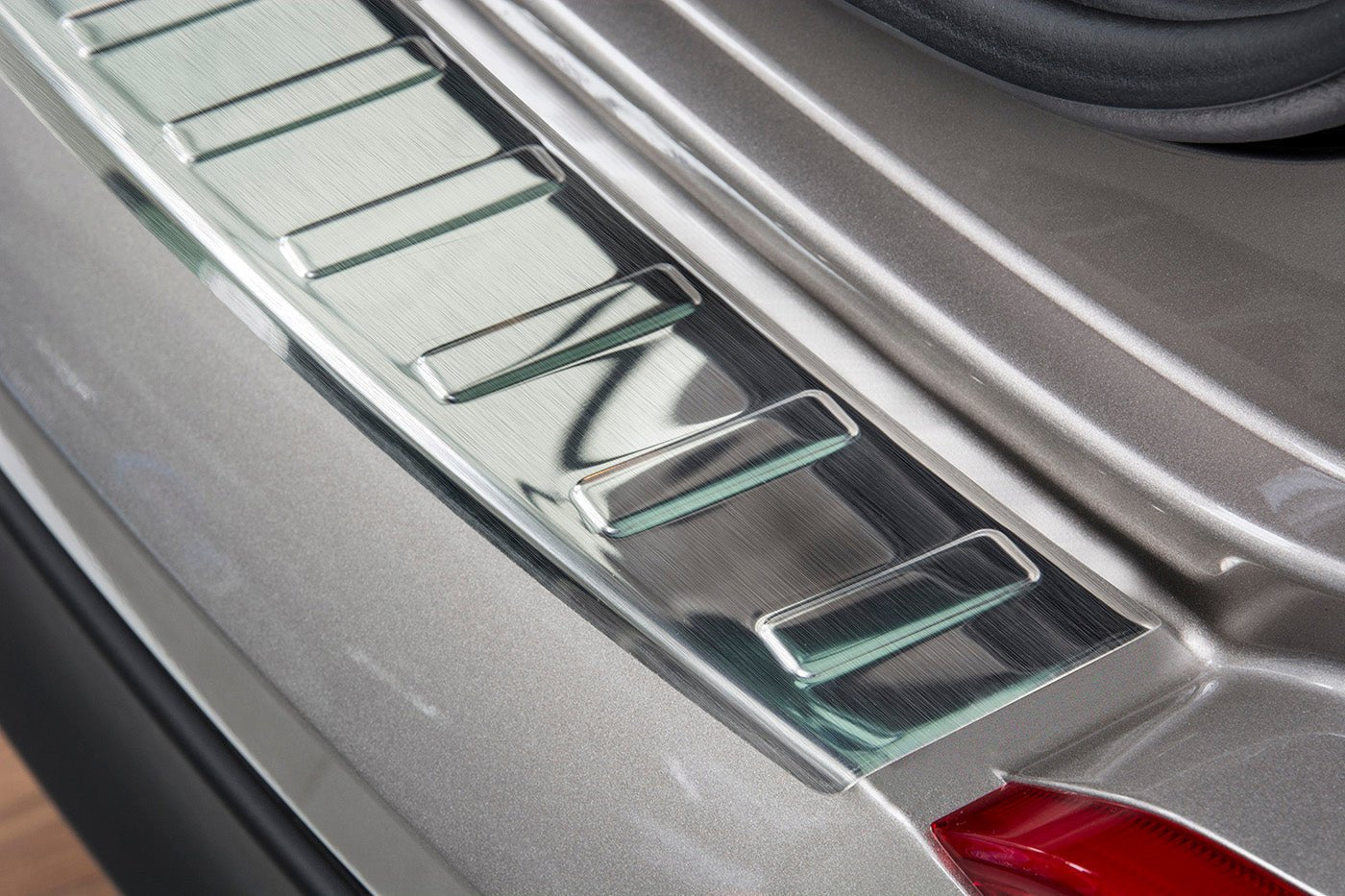 Lastskydd Hyundai Tucson 2015–2018 – Silver satin | AVISA - Carlevel AB - Lastskydd