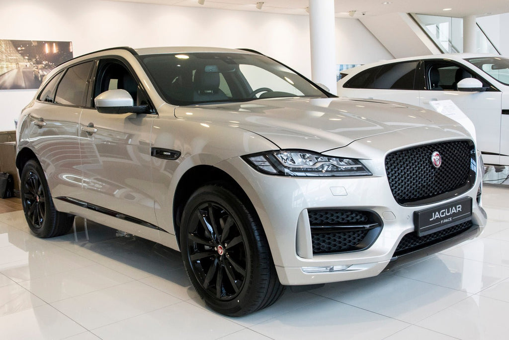 Lastskydd Jaguar F-Pace 2016+ – Svart | AVISA - Carlevel AB - Lastskydd