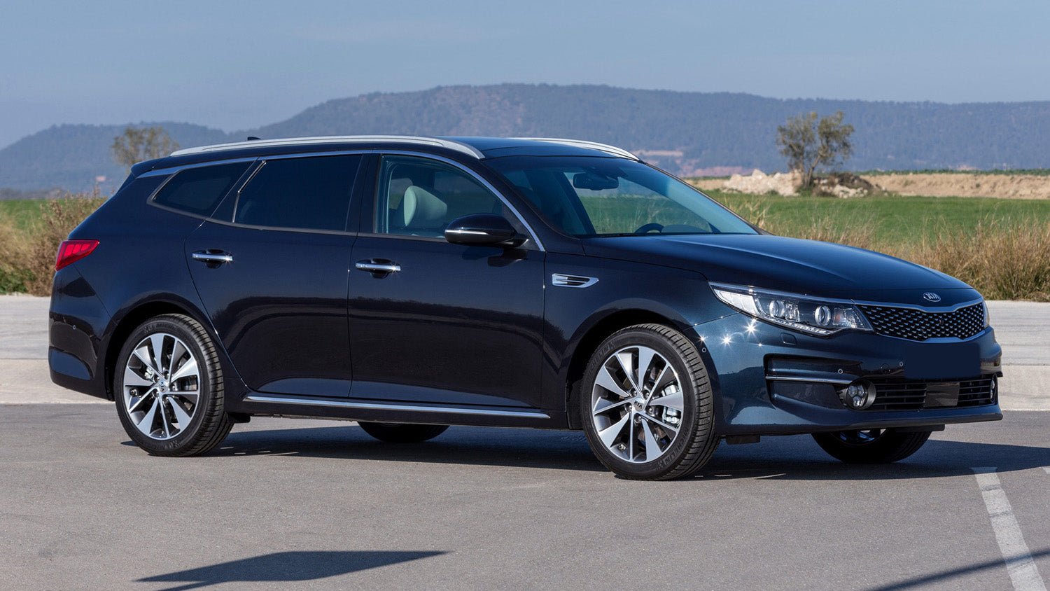 Lastskydd Kia Optima IV Kombi 2016–2018, facelift 2018+ – Silver satin | AVISA - Carlevel AB - Lastskydd