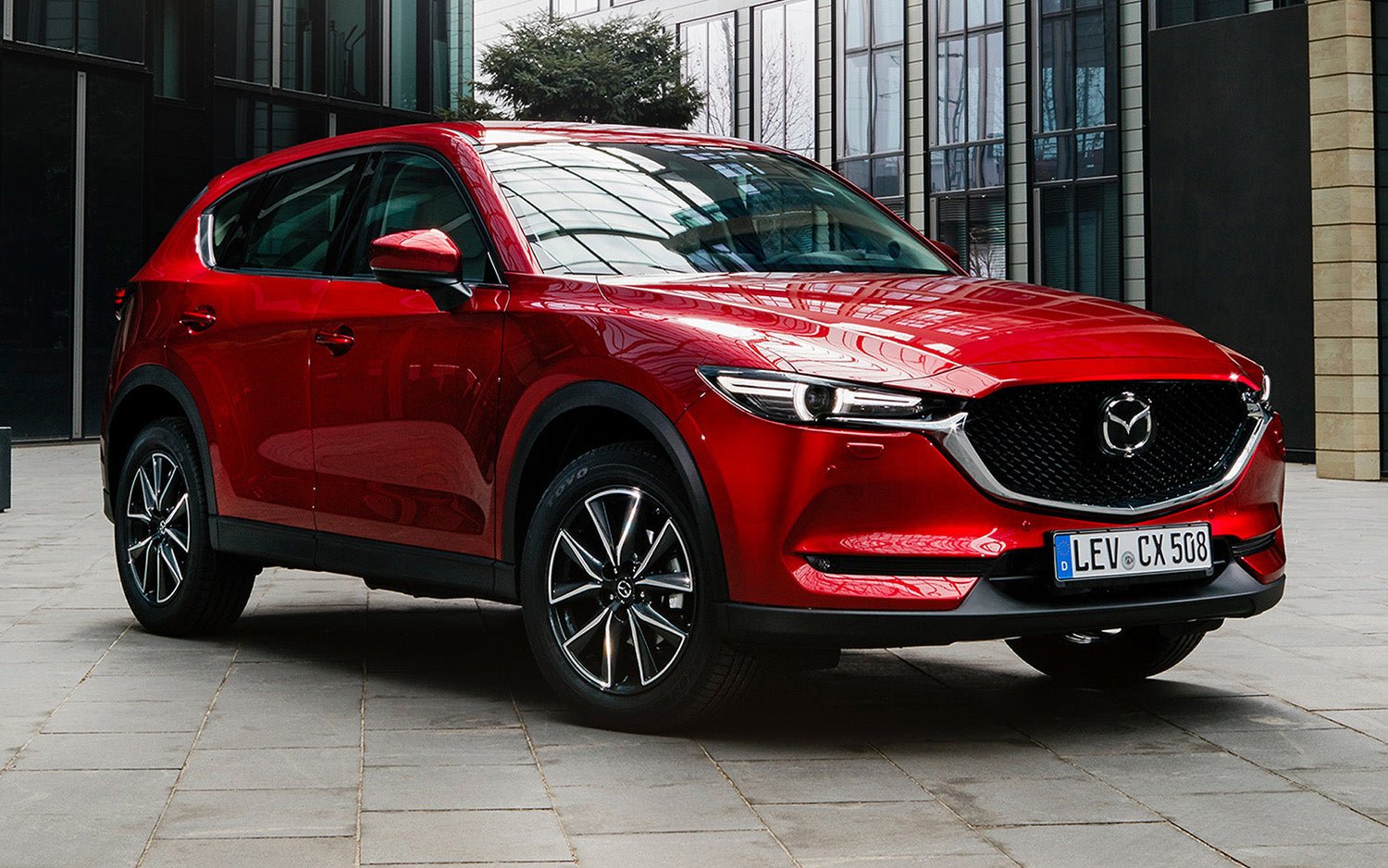 Lastskydd Mazda CX-5 II 2017–2021, facelift 2021–2026 – Spegelblank svart | AVISA - Carlevel AB - Lastskydd