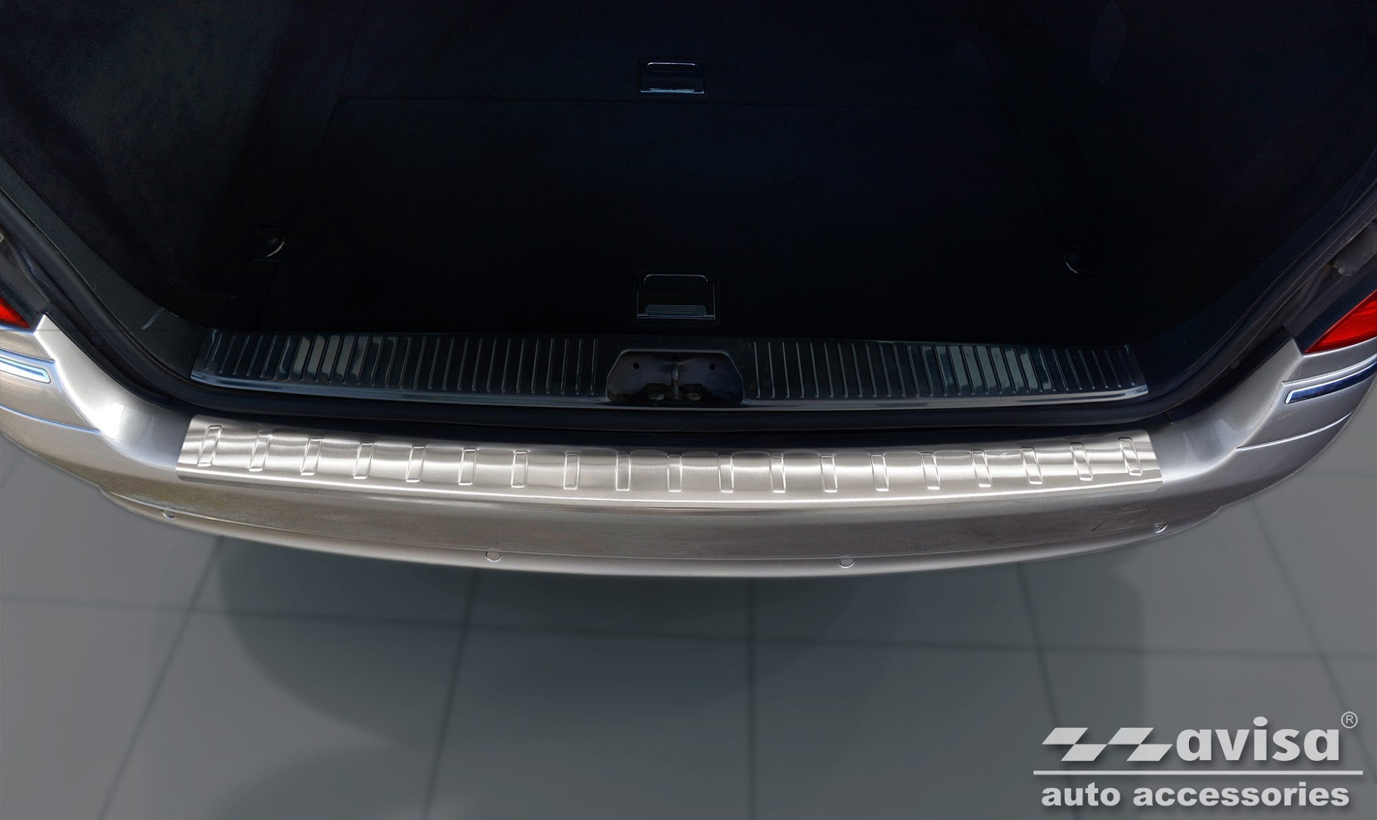 Lastskydd Mercedes E Class W211 Kombi 2002–2009 – Silver satin | AVISA - Carlevel AB - Lastskydd