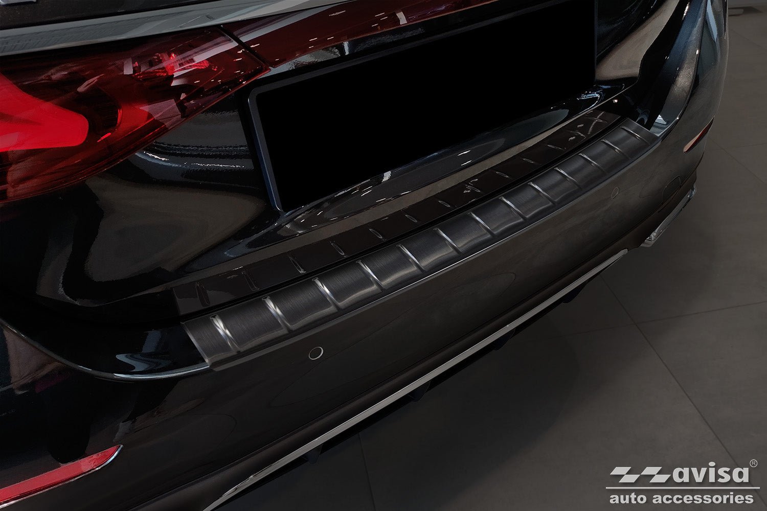 Lastskydd Mercedes E Class W214 Sedan 2023+ – Svart | AVISA - Carlevel AB - Lastskydd