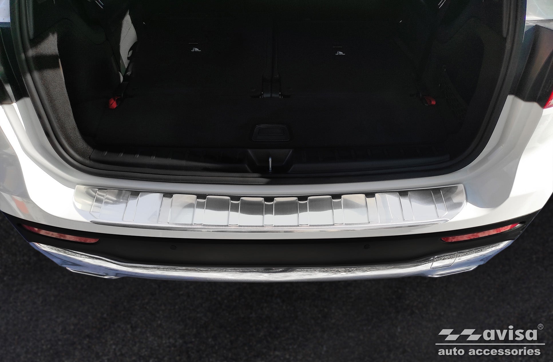 Lastskydd Mercedes Glb (X247) crossover 2019–2025/ Mercedes Glb AMG (X247) 2019–2025 – Silver satin | AVISA - Carlevel AB - Lastskydd