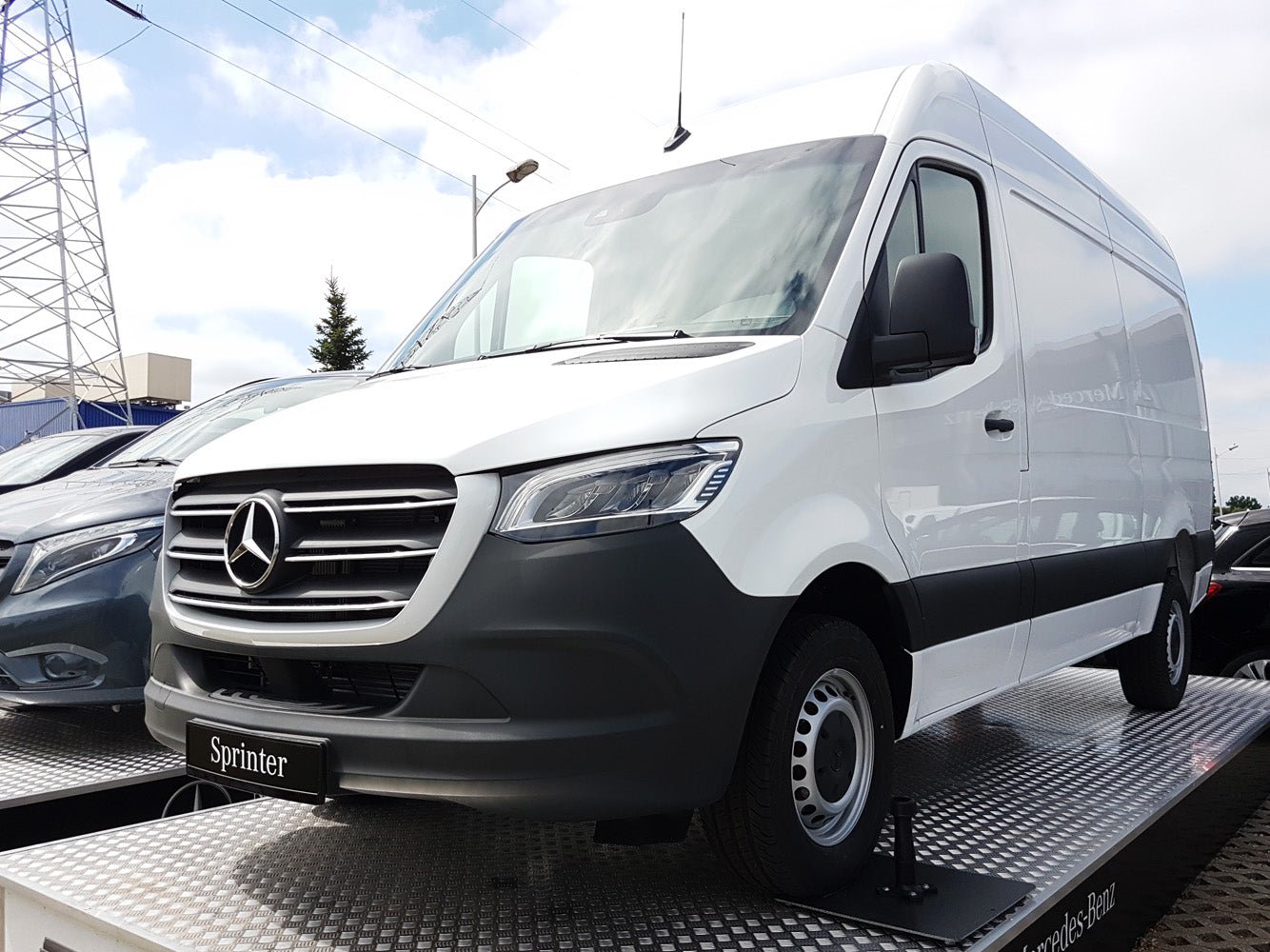 Lastskydd Mercedes Sprinter III 2018+ – Silver satin (2/35295) | AVISA - Carlevel AB - Lastskydd