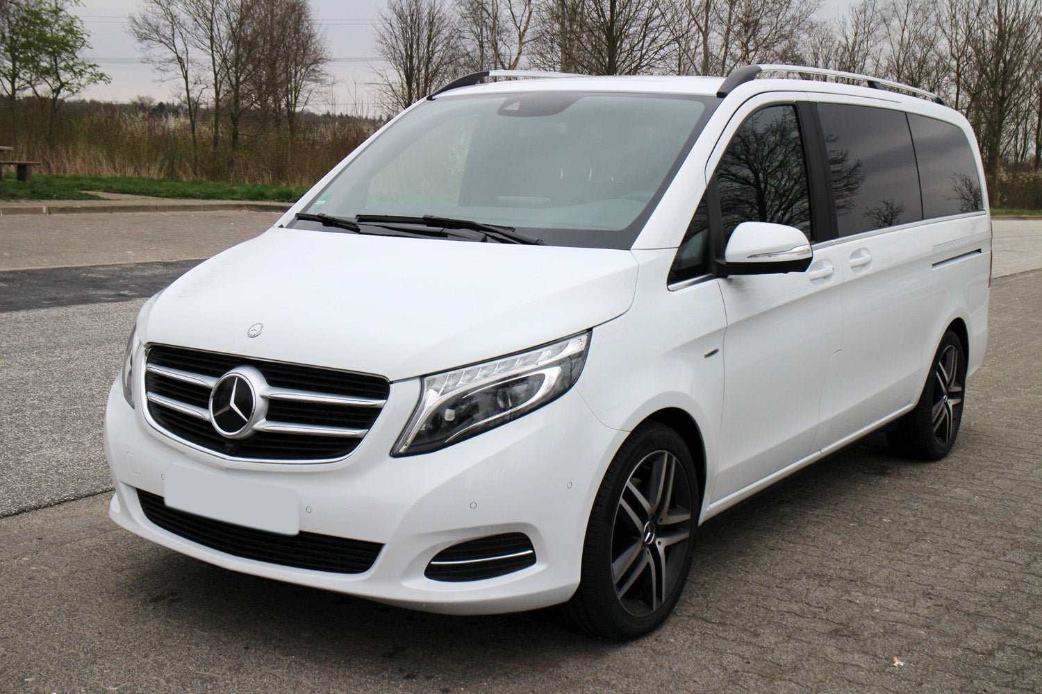 Lastskydd Mercedes V Class W447/ Vito III/ Marco Polo 2014–2019, facelift 2019–2024, facelift 2024… – Spegelblank steel, Svart Kolfiber | AVISA - Carlevel AB - Lastskydd