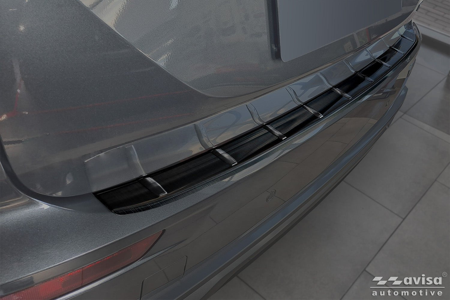 Lastskydd Mitsubishi Outlander IV 2025+ – Svart | AVISA - Carlevel AB - Lastskydd