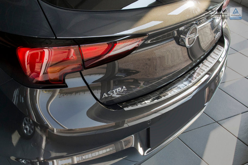Lastskydd Opel Astra V K halvkombi 2015–2019, facelift 2019–2021 – Silver satin | AVISA - Carlevel AB - Lastskydd