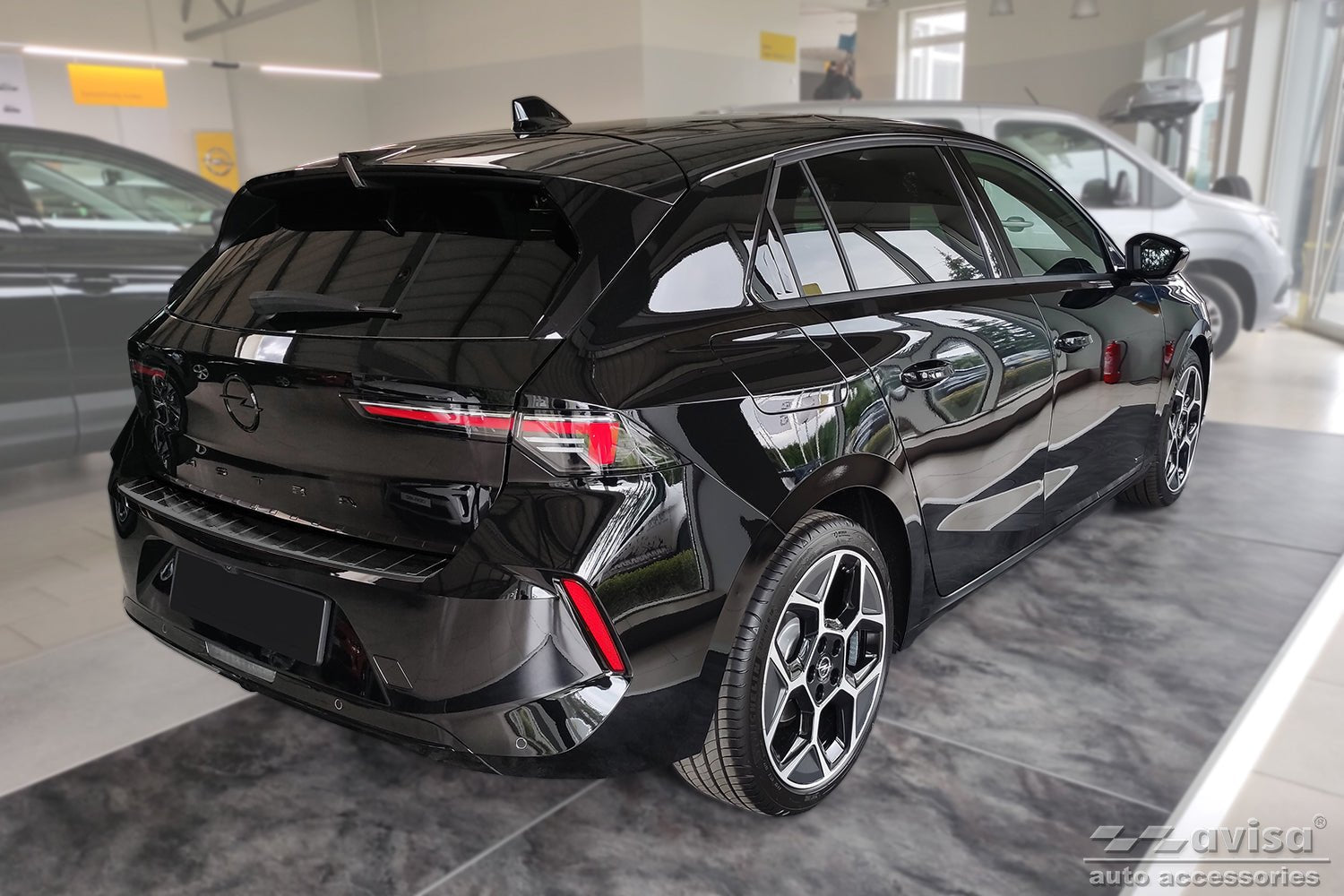 Lastskydd Opel Astra VI (L) halvkombi 2021+ – Svart | AVISA - Carlevel AB - Lastskydd