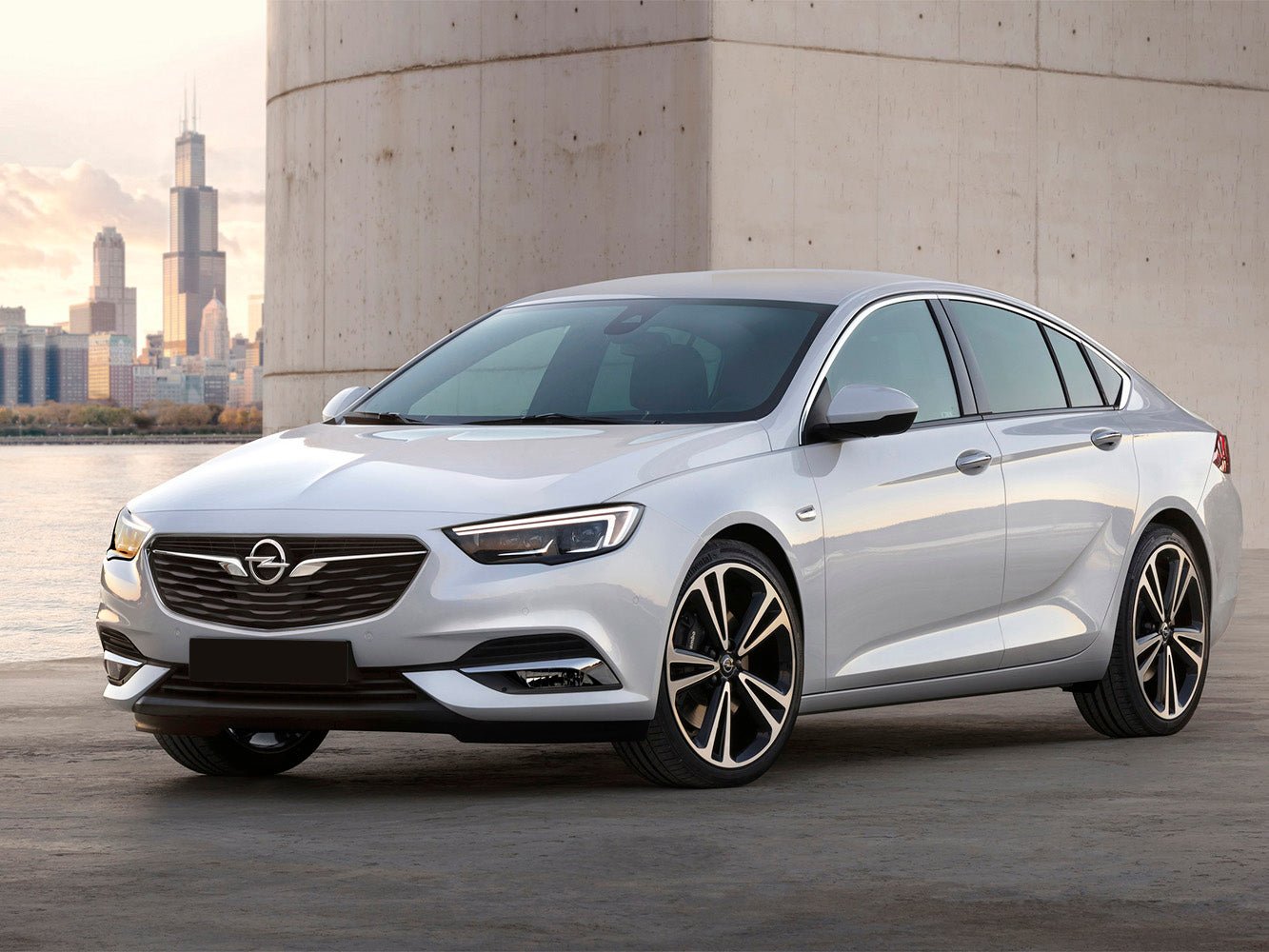 Lastskydd Opel Insignia B Grand Sport Liftback 2017–2020, facelift 2020+ – Silver satin | AVISA - Carlevel AB - Lastskydd