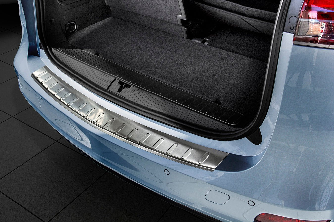 Lastskydd Opel Zafira C Tourer 2012–2016, facelift 2016+ – Silver satin | AVISA - Carlevel AB - Lastskydd