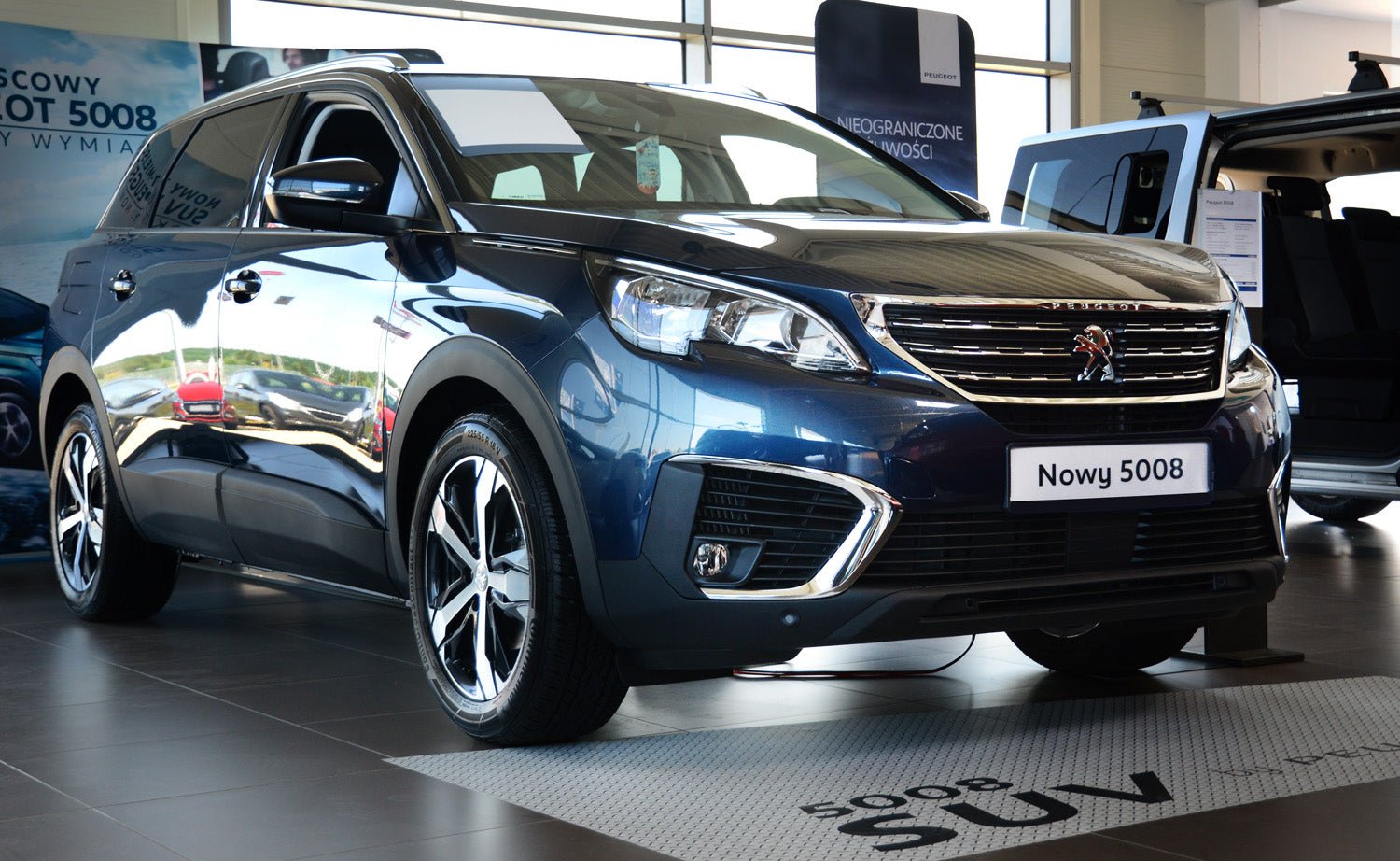 Lastskydd Peugeot 5008 II 2017–2024 – Silver satin | AVISA - Carlevel AB - Lastskydd